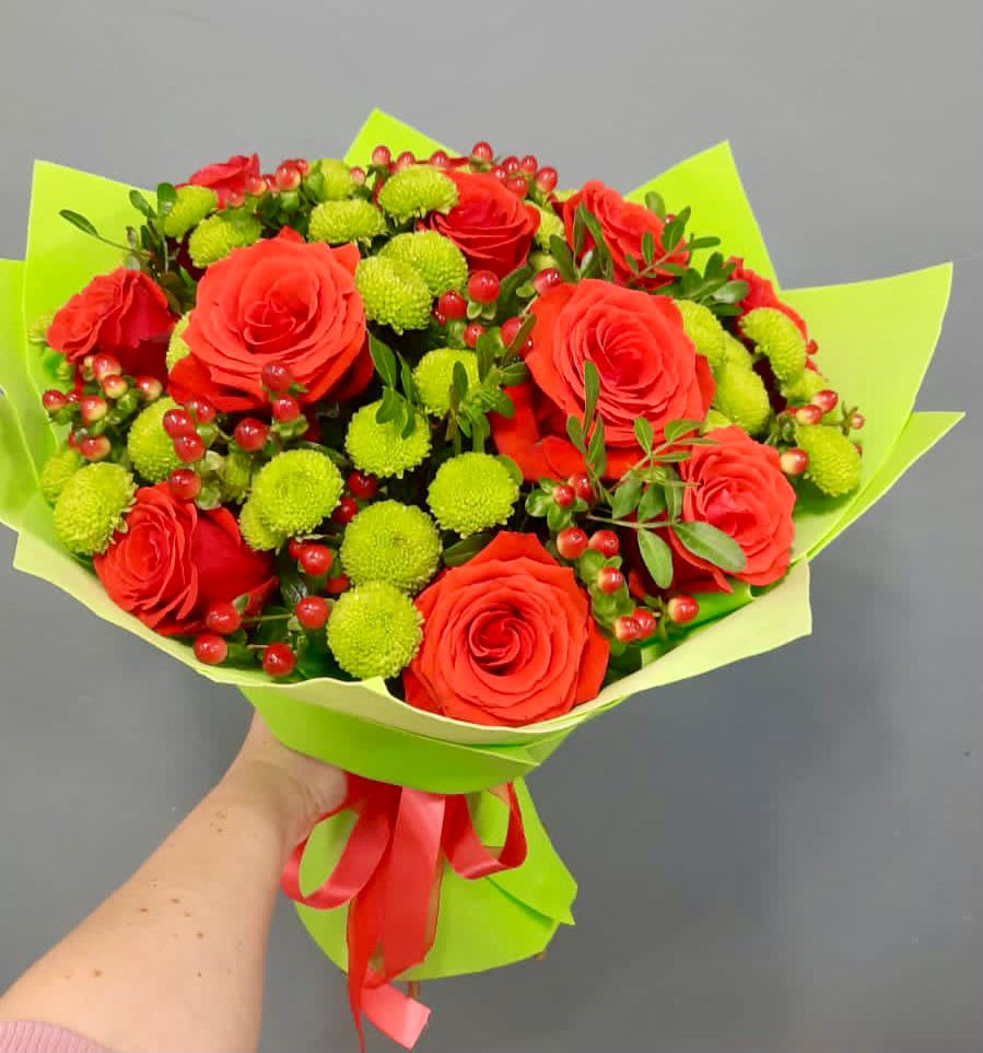 Букет цветов из: Хризантемы и Розы в Кузнечиках