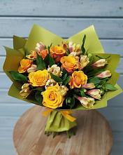 Букет цветов из:  Альстромерии и Розы в Кузнечиках