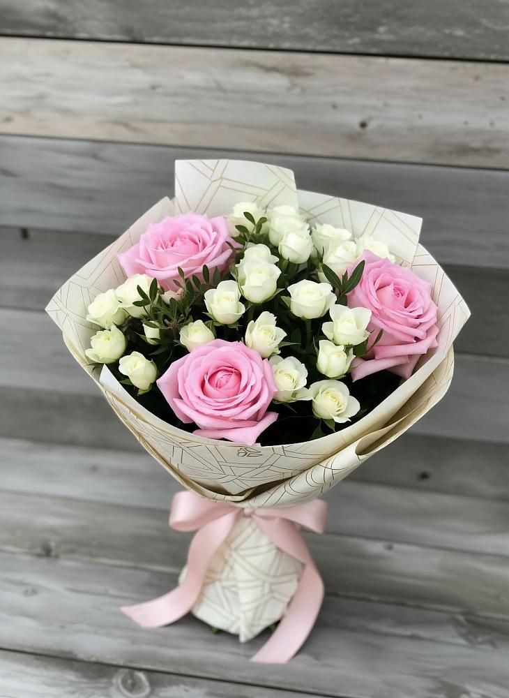 Букет цветов из: Розы в Кузнечиках