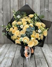 Букет цветов из:  Розы и Лизиантусы #REPLACE_PRED# Кузнечиках