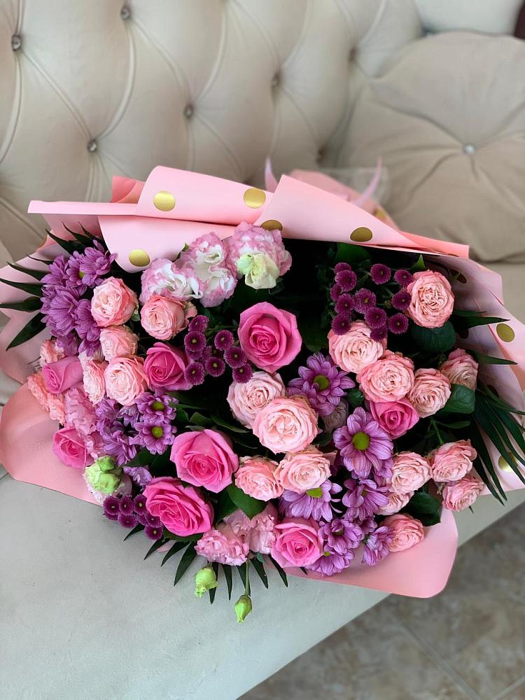 Букет цветов из: Хризантемы, Розы и Лизиантусы в Кузнечиках