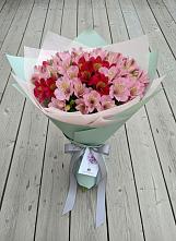 Букет цветов из:  Альстромерии #REPLACE_PRED# Кузнечиках