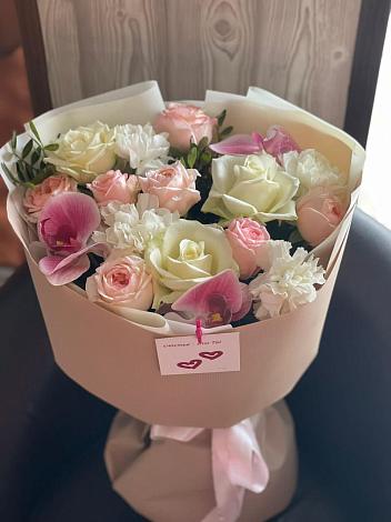 Букет цветов из: Орхидеи, Розы и Гвоздики в Кузнечиках