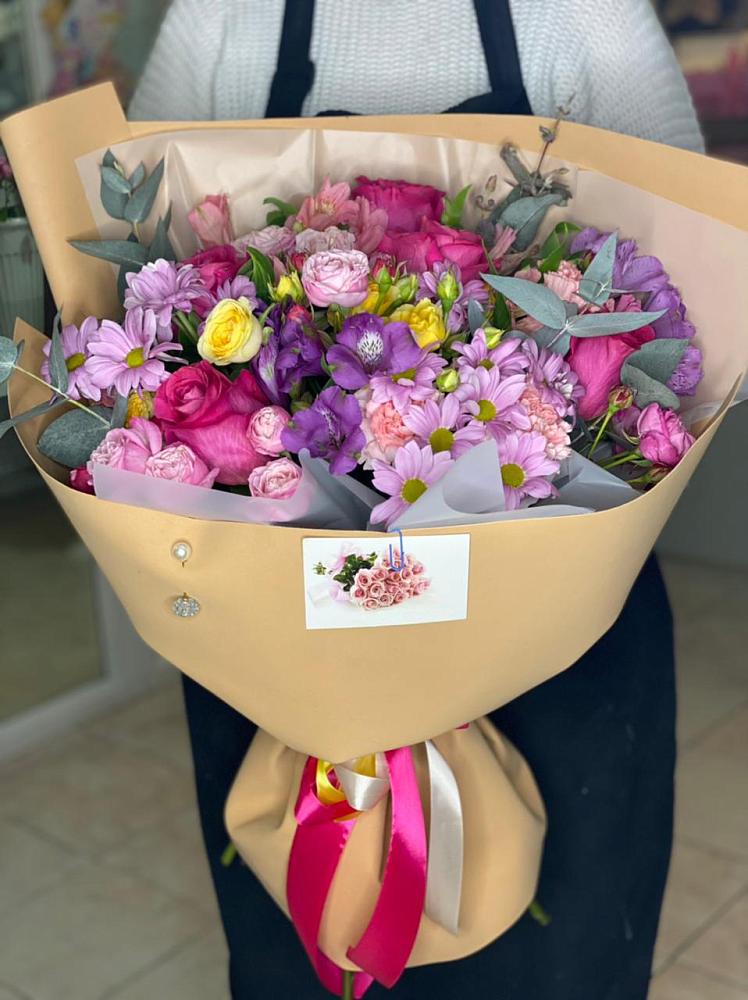 Букет цветов из: Хризантемы, Гвоздики и Альстромерии в Кузнечиках