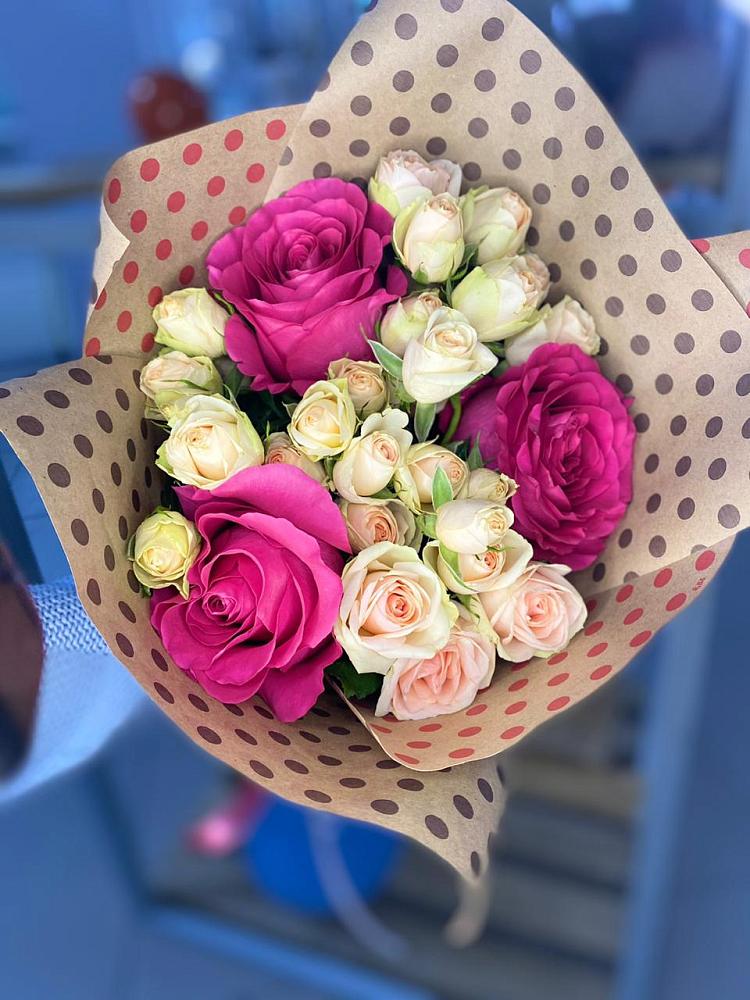 Букет цветов из: Розы в Кузнечиках