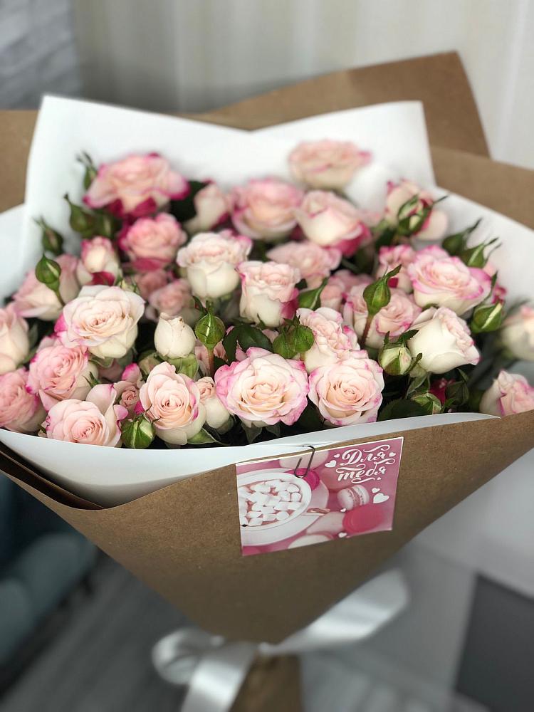 Букет цветов из: Розы в Кузнечиках