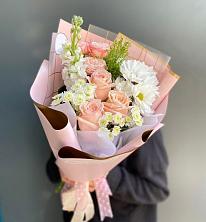 Букет цветов из:  Хризантемы и Розы в Кузнечиках