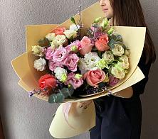 Букет цветов из:  Розы, Лизиантусы и Гвоздики в Кузнечиках
