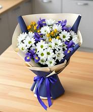 Букет цветов из:  Розы, Ирисы и Хризантемы в Кузнечиках