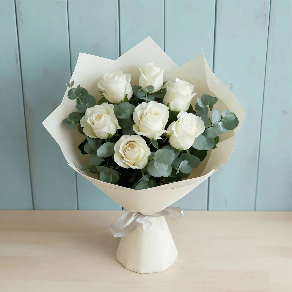 Букет Белые розы в Эвкалипте в Кузнечиках