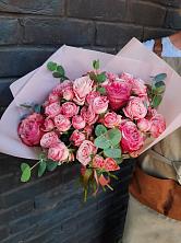 Букет розы в пальмах в Кузнечиках Букет цветов из: Розы в Кузнечиках