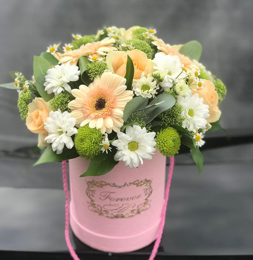 Цветочная композиция из Розы, Герберы и Хризантемы в шляпной коробке в Кузнечиках